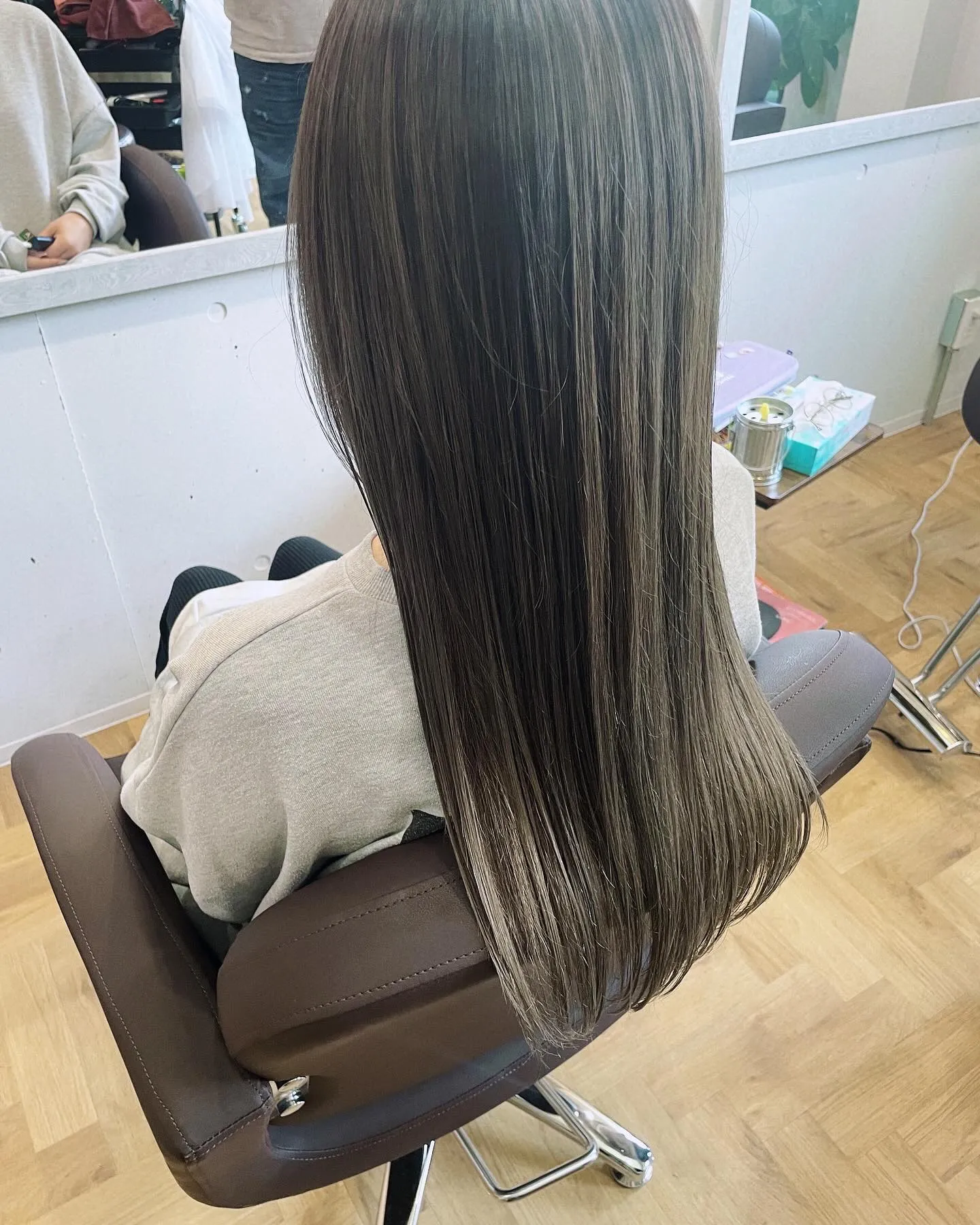 春のヘアカラーチェンジを検討中の皆様のオススメのカラー「モカ...