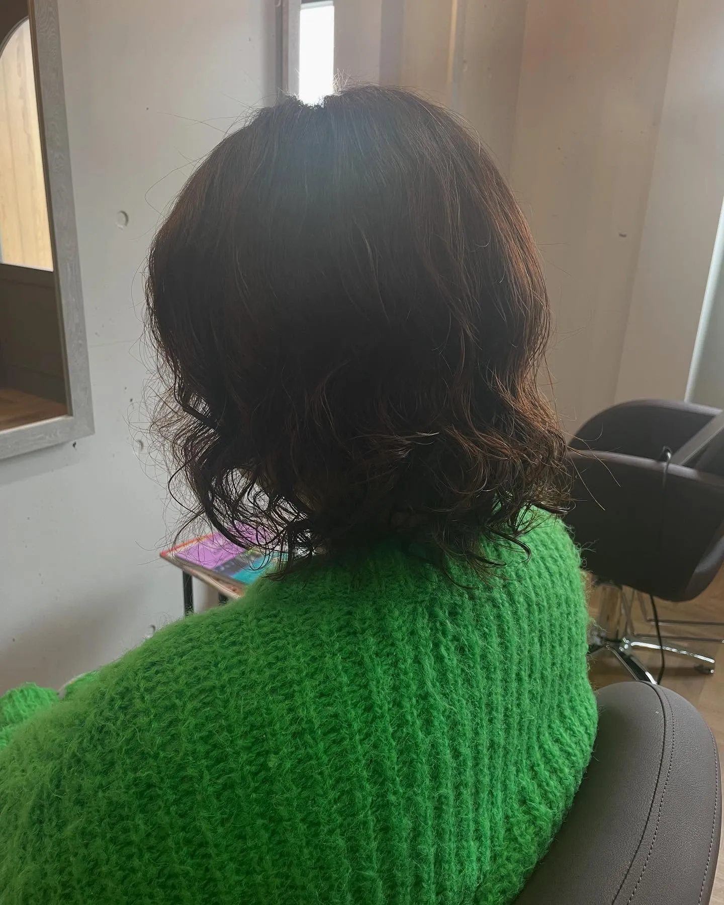 肩まで届くか届かないかくらいの髪の長さ、扱いにくくて悩んでい...