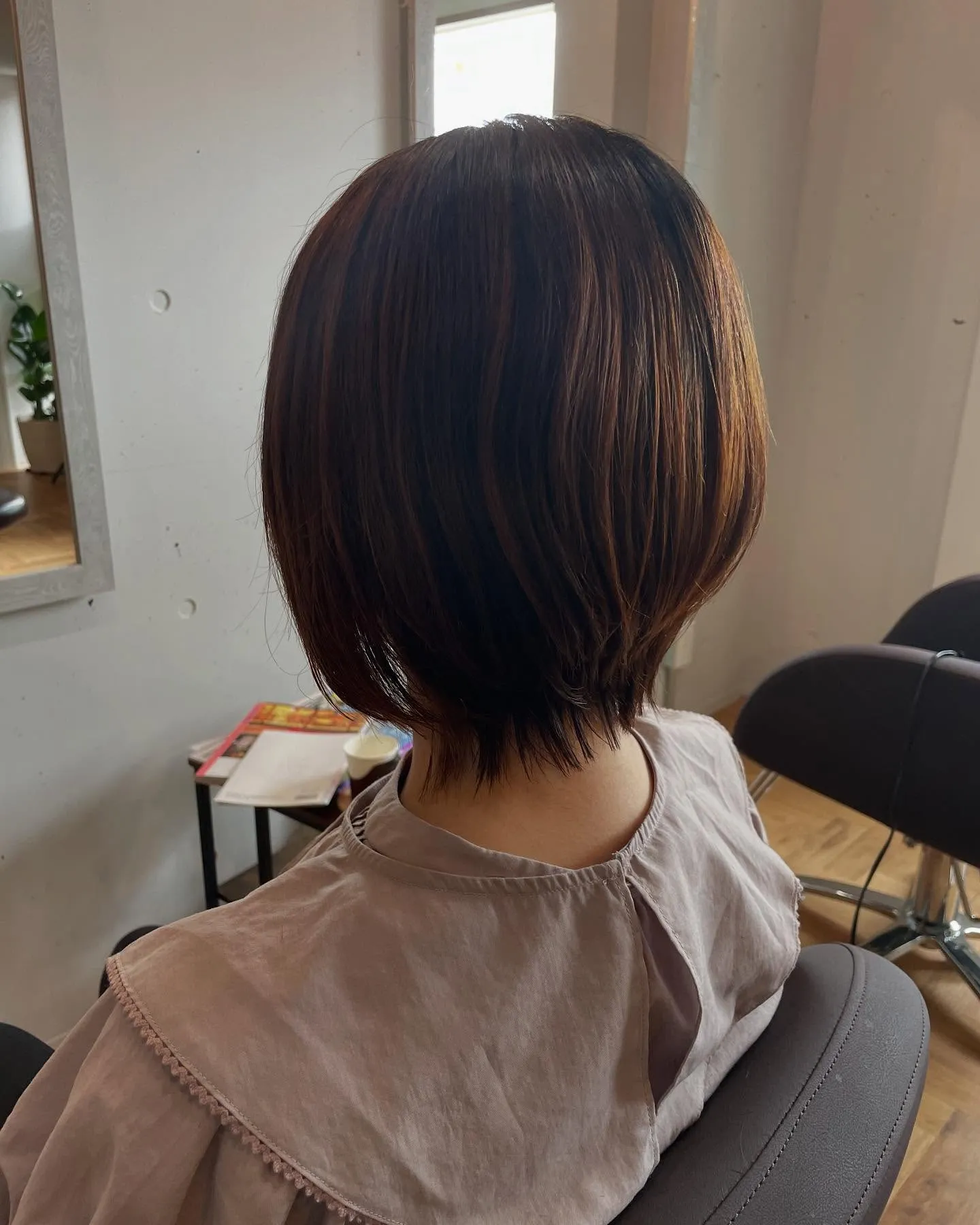 レイヤーボブは、従来のボブスタイルに軽やかな印象をプラスし、...