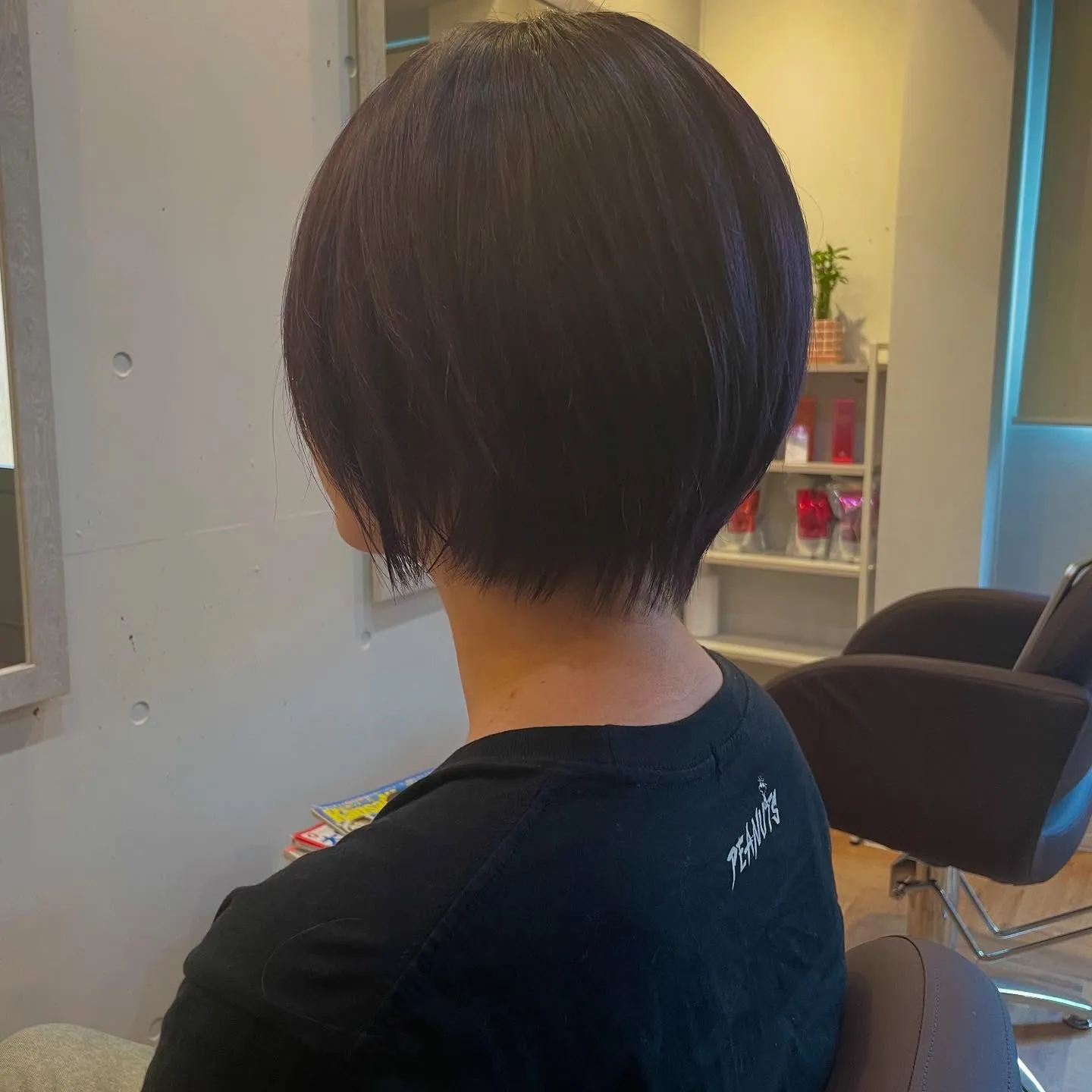 暗めの色にしたいけど、少し遊びたい方に