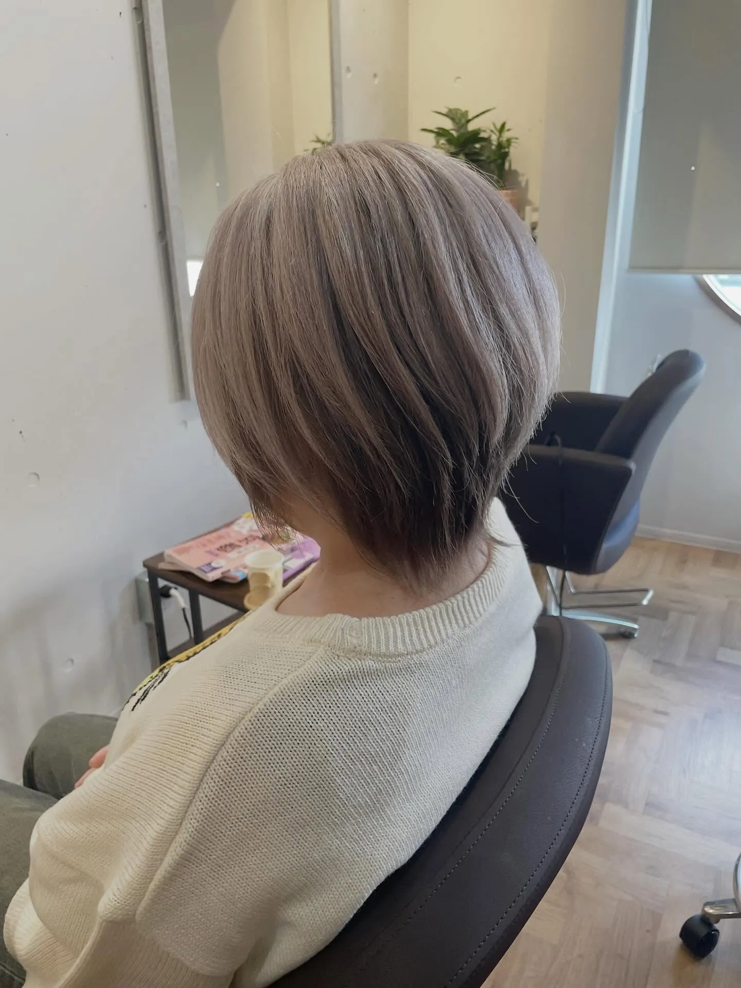 人気のアンブレラカラーホワイトベージュです✨