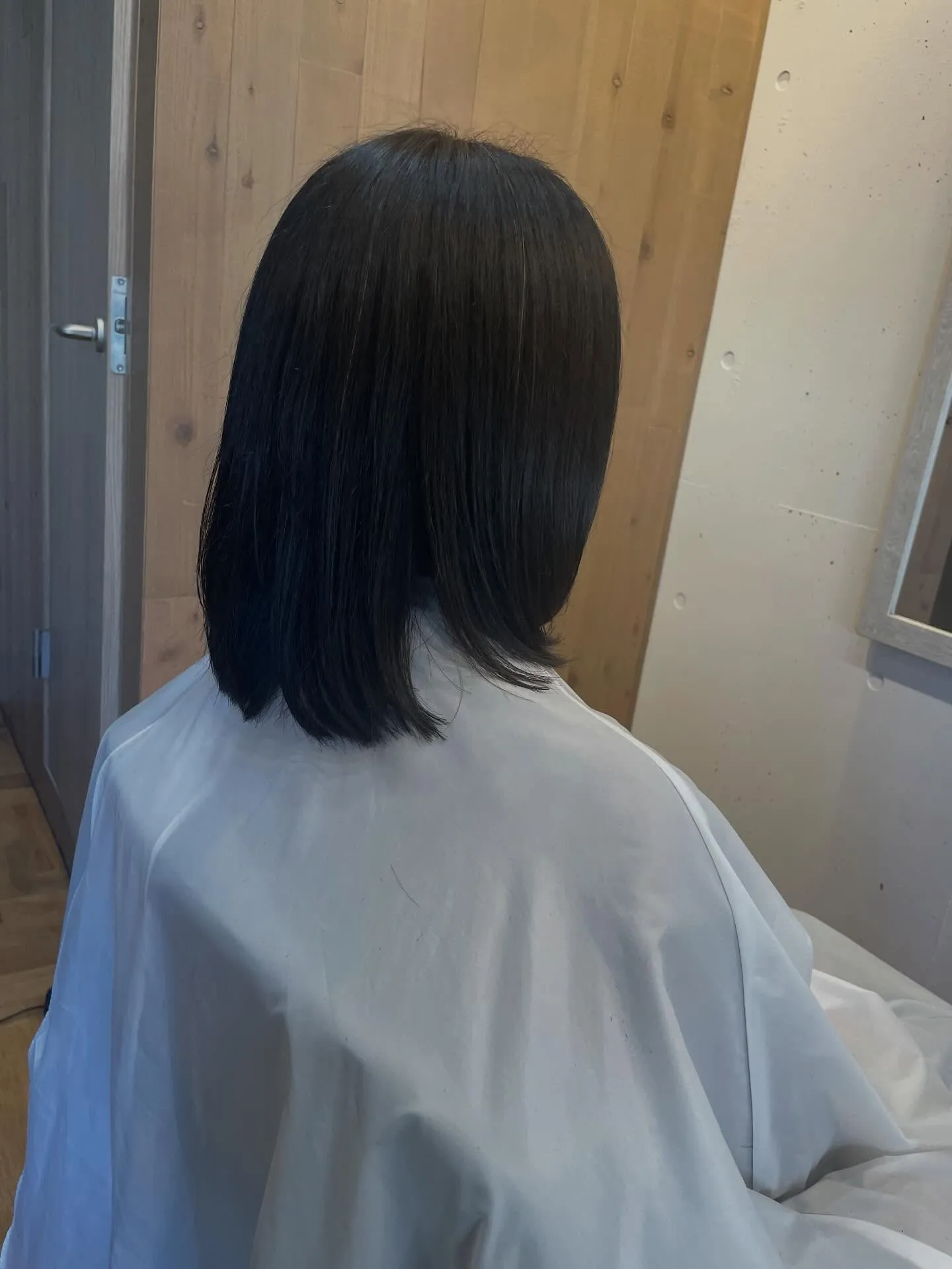 ヘアドネーションは、伸ばした髪の毛を医療用ウィッグの素材とし...